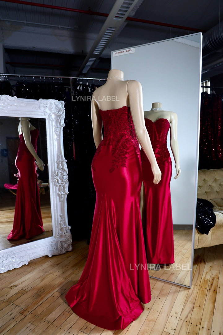 The Eva Sweetheart Gown